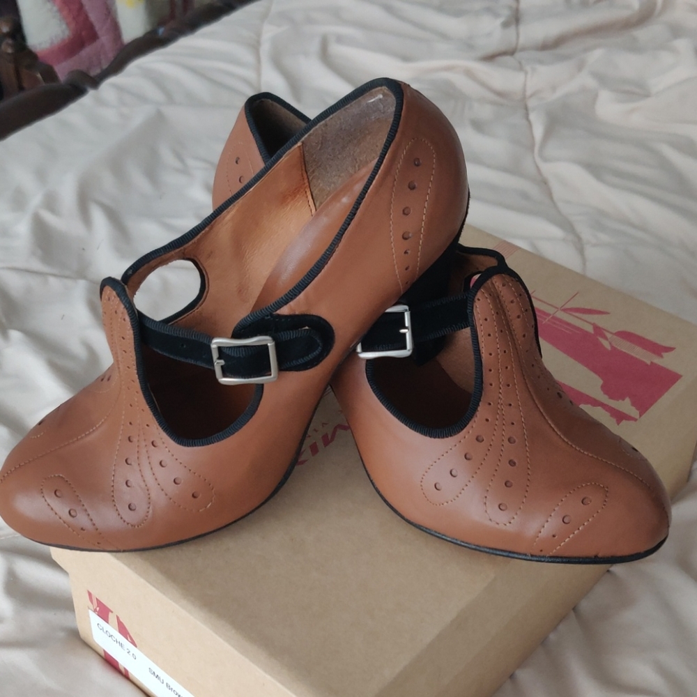 Remix vintage shoes cloche style